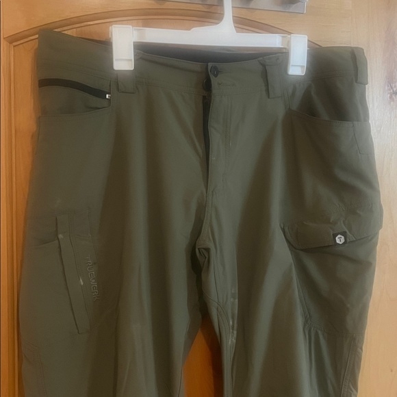 Truewerk Men’s Olive Green Outdoor/Work Pants - Picture 1 of 9
